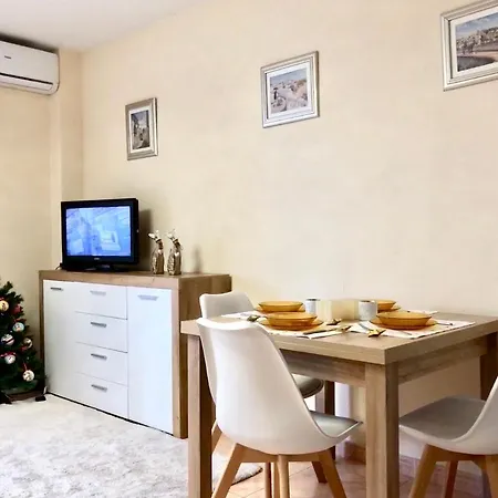 Rosaleda 1 Apartment